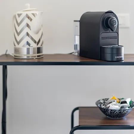 Apartmán Elegante Con Terrazzo - Parcheggio Gratuito Privato & Wifi *
