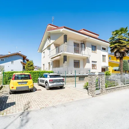 Elegante Con Terrazzo - Parcheggio Gratuito Privato & Wifi Apartmán