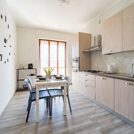 Elegante Con Terrazzo - Parcheggio Gratuito Privato & Wifi *