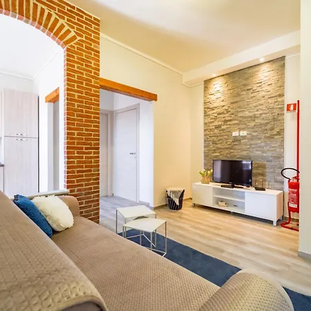 Elegante Con Terrazzo - Parcheggio Gratuito Privato & Wifi