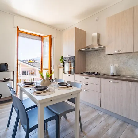 Apartmán Elegante Con Terrazzo - Parcheggio Gratuito Privato & Wifi