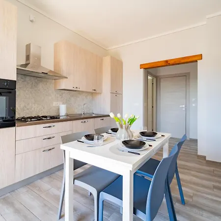 Apartmán Elegante Con Terrazzo - Parcheggio Gratuito Privato & Wifi *