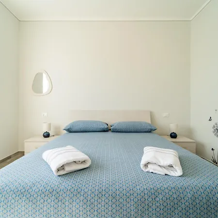 Elegante Con Terrazzo - Free Parking & Wifi